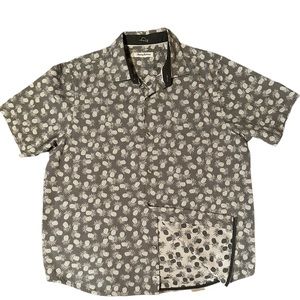 Tommy Bahama men's button-up is extra large